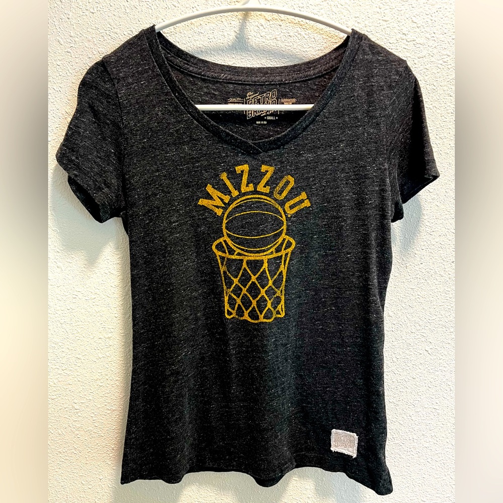 Women’s Small Mizzou Basketball Retro Shirt